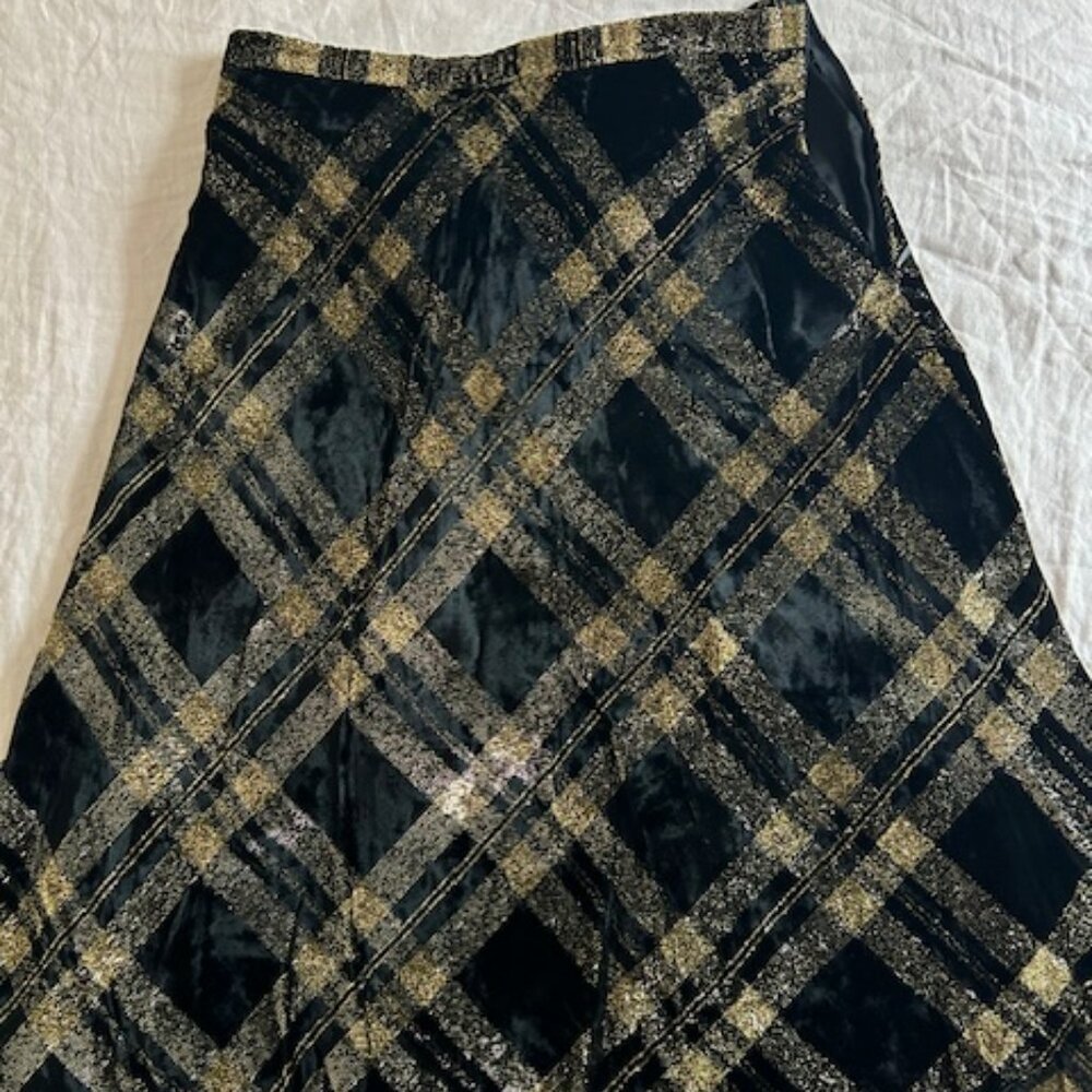 Authentic Vintage Ein Fink Modell black/gold skirt. Excellent condition.